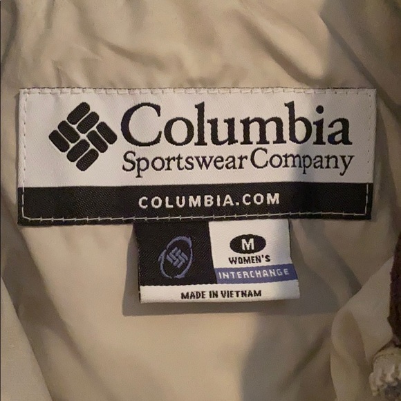 Columbia Womans (M) 2 in 1 water resistant jacket - Picture 2 of 8